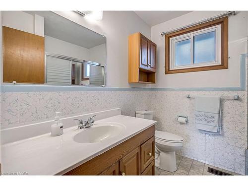 14 Burdock Boulevard, Brantford, ON - Indoor Photo Showing Bathroom