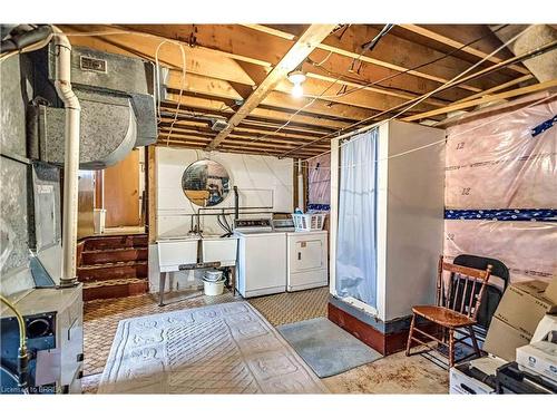 14 Burdock Boulevard, Brantford, ON - Indoor