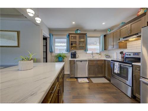 81 Strathcona Avenue, Brantford, ON - Indoor Photo Showing Kitchen