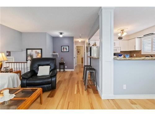 34 Sympatica Crescent, Brantford, ON - Indoor Photo Showing Living Room