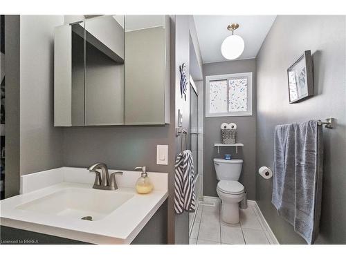 34 Sympatica Crescent, Brantford, ON - Indoor Photo Showing Bathroom