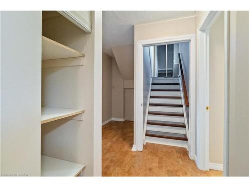 34 Sympatica Crescent, Brantford, ON - Indoor Photo Showing Other Room