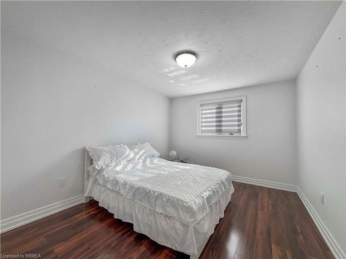 701 Upper Paradise Road, Hamilton, ON - Indoor Photo Showing Bedroom