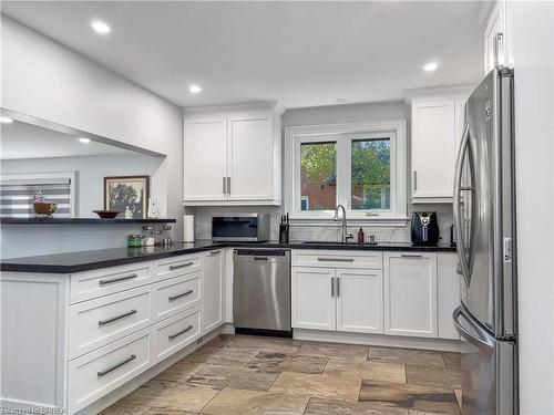 701 Upper Paradise Road, Hamilton, ON - Indoor Photo Showing Kitchen