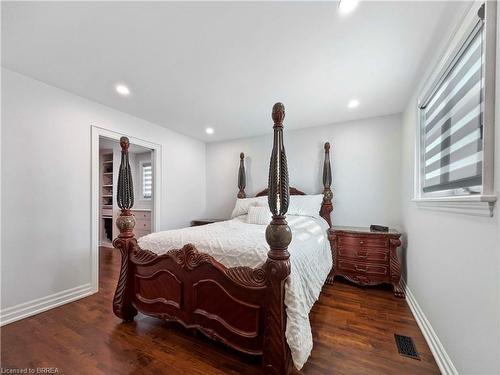 701 Upper Paradise Road, Hamilton, ON - Indoor Photo Showing Bedroom