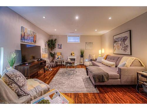 58C Harris Avenue, Brantford, ON - Indoor Photo Showing Living Room