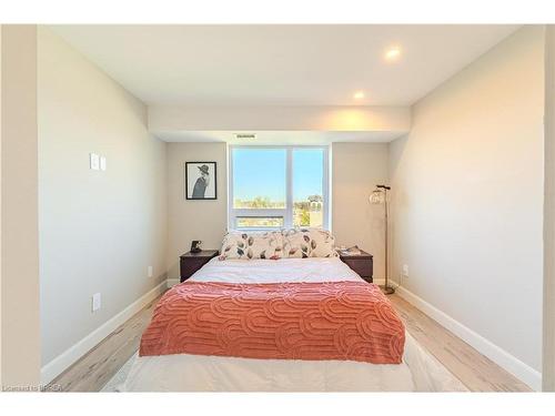 404-34 Norman Street, Brantford, ON - Indoor Photo Showing Bedroom