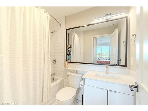 404-34 Norman Street, Brantford, ON - Indoor Photo Showing Bathroom