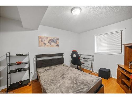 6 Bridgette Drive, Hamilton, ON - Indoor Photo Showing Bedroom