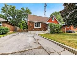 25 Henry Street  Brantford, ON N3R 1Z9