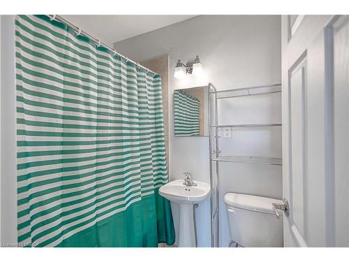 310-57 Mericourt Road, Hamilton, ON - Indoor Photo Showing Bathroom