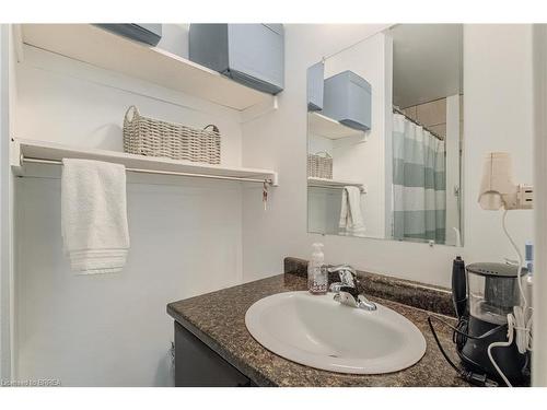 46-20 Mcconkey Crescent, Brantford, ON - Indoor Photo Showing Bathroom