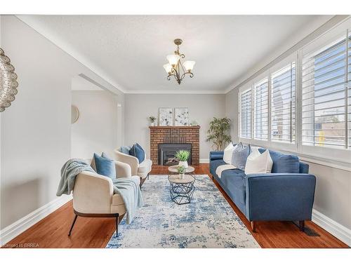 52 Charing Cross Street, Brantford, ON - Indoor Photo Showing Living Room With Fireplace