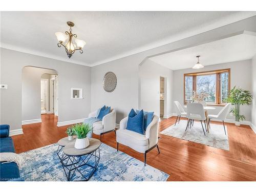 52 Charing Cross Street, Brantford, ON - Indoor Photo Showing Living Room