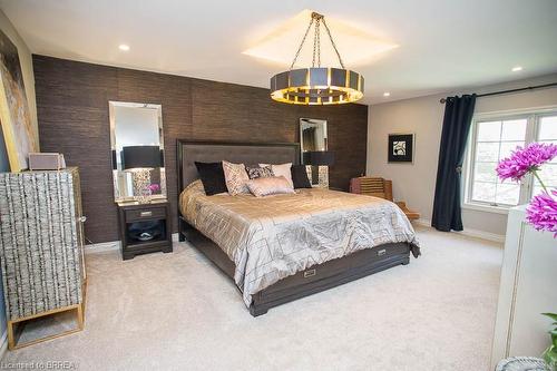 92 Highland Drive, Brantford, ON - Indoor Photo Showing Bedroom