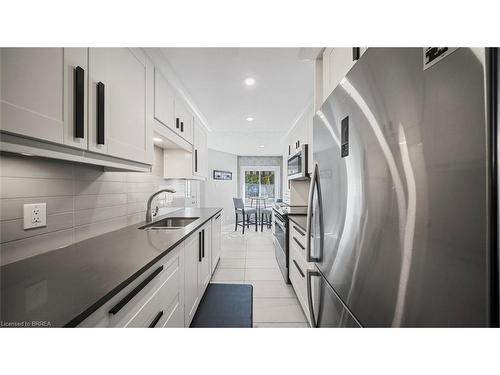 23 Freeman Crescent, Simcoe, ON - Indoor Photo Showing Kitchen With Upgraded Kitchen