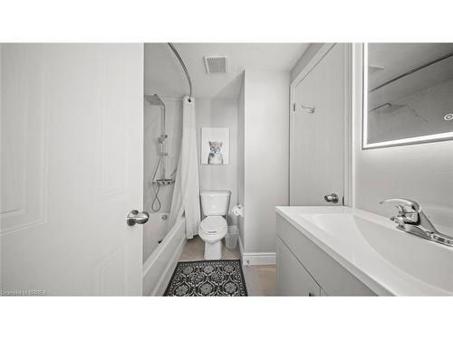 23 Freeman Crescent, Simcoe, ON - Indoor Photo Showing Bathroom