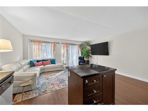 96-20 Mcconkey Crescent, Brantford, ON - Indoor Photo Showing Living Room