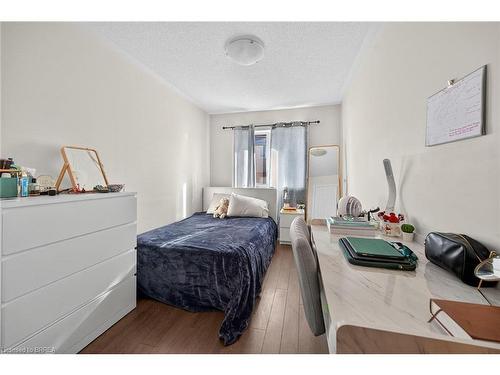 96-20 Mcconkey Crescent, Brantford, ON - Indoor Photo Showing Bedroom