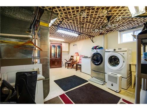 133 Burwell Street, Brantford, ON - Indoor Photo Showing Laundry Room
