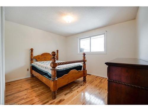 133 Burwell Street, Brantford, ON - Indoor Photo Showing Bedroom
