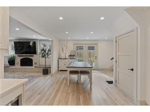 10 Stymie Boulevard, Brantford, ON - Indoor