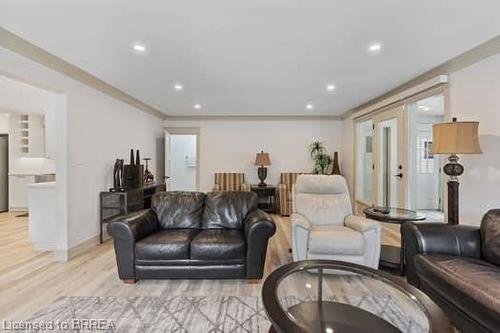 10 Stymie Boulevard, Brantford, ON - Indoor Photo Showing Living Room