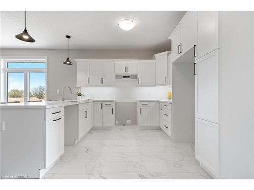 159 Craddock Boulevard, Jarvis, ON - Indoor Photo Showing Kitchen