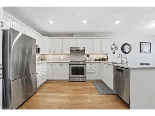 31-53 Heron'S Landing, Woodstock, ON - Indoor Photo Showing Kitchen With Stainless Steel Kitchen