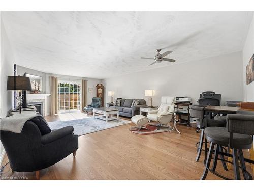 31-53 Heron'S Landing, Woodstock, ON - Indoor Photo Showing Living Room