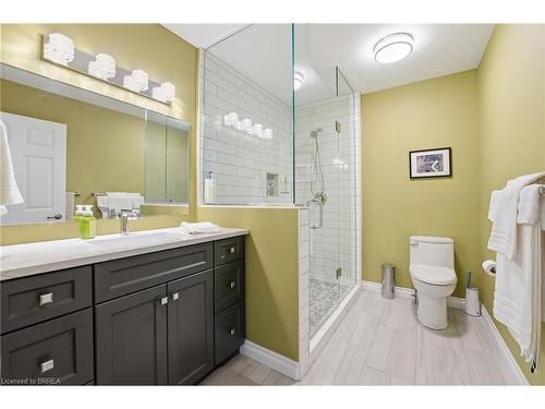 31-53 Heron'S Landing, Woodstock, ON - Indoor Photo Showing Bathroom