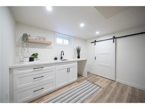 37 Rowanwood Avenue, Brantford, ON - Indoor