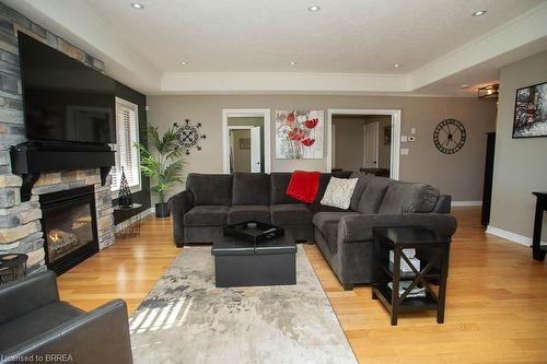 9 Davey Court, Jarvis, ON - Indoor Photo Showing Living Room With Fireplace