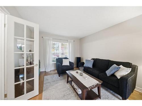 36 Black Locust Way, Brantford, ON - Indoor Photo Showing Living Room