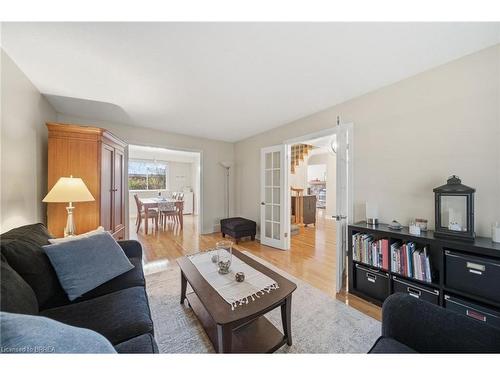 36 Black Locust Way, Brantford, ON - Indoor Photo Showing Living Room