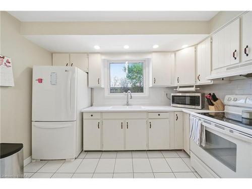 36 Black Locust Way, Brantford, ON - Indoor Photo Showing Kitchen