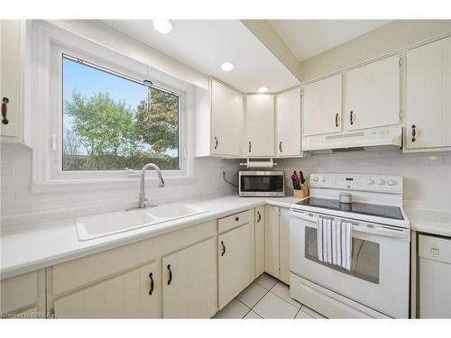 36 Black Locust Way, Brantford, ON - Indoor Photo Showing Kitchen