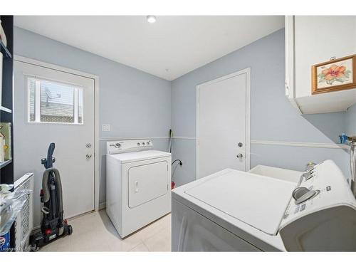 36 Black Locust Way, Brantford, ON - Indoor Photo Showing Laundry Room