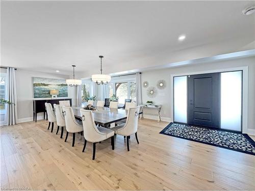360 Robinson Road, Brantford, ON - Indoor Photo Showing Dining Room