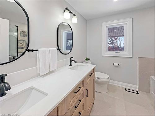 360 Robinson Road, Brantford, ON - Indoor Photo Showing Bathroom