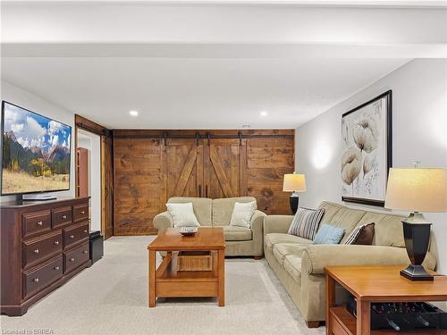 360 Robinson Road, Brantford, ON - Indoor Photo Showing Living Room