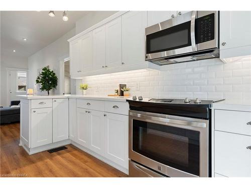 14 Spring Street, Brantford, ON - Indoor Photo Showing Kitchen With Upgraded Kitchen