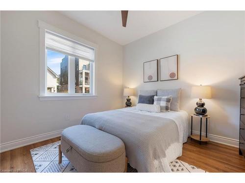 14 Spring Street, Brantford, ON - Indoor Photo Showing Bedroom