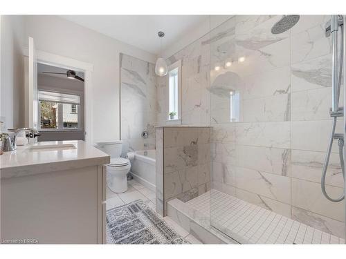 14 Spring Street, Brantford, ON - Indoor Photo Showing Bathroom