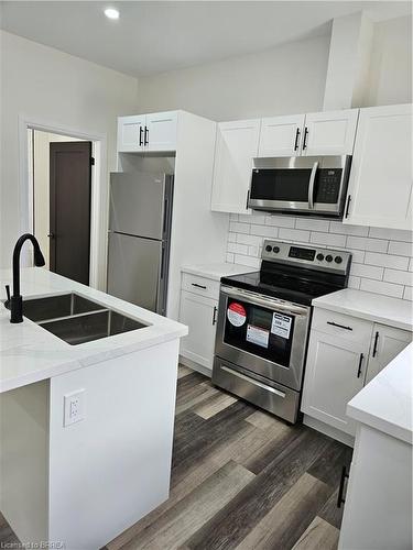 Main-753 Colborne Street E, Brantford, ON - Indoor Photo Showing Kitchen With Double Sink With Upgraded Kitchen