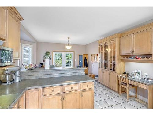 16 Featherstone Avenue, Selkirk, ON - Indoor