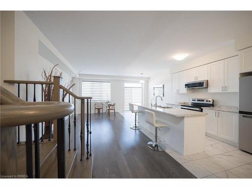 196 Wilmot Road, Brantford, ON - Indoor Photo Showing Kitchen With Upgraded Kitchen