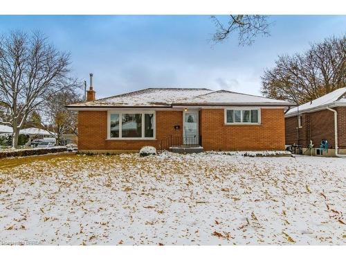 8 Waddington Street  Brantford, ON N3R 2R1