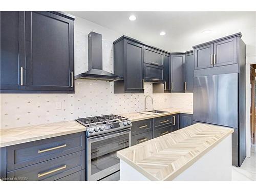 134 Sherman Avenue S, Hamilton, ON - Indoor Photo Showing Kitchen With Upgraded Kitchen