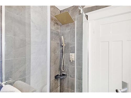 134 Sherman Avenue S, Hamilton, ON - Indoor Photo Showing Bathroom